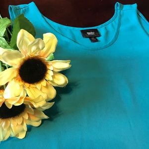 Sleeveless Teal Blouse